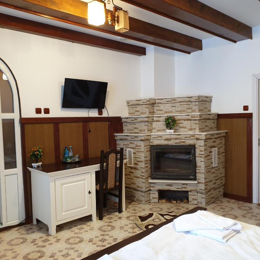 Casa Poenaru Hotel Campulung Moldovenesc Bagian luar foto