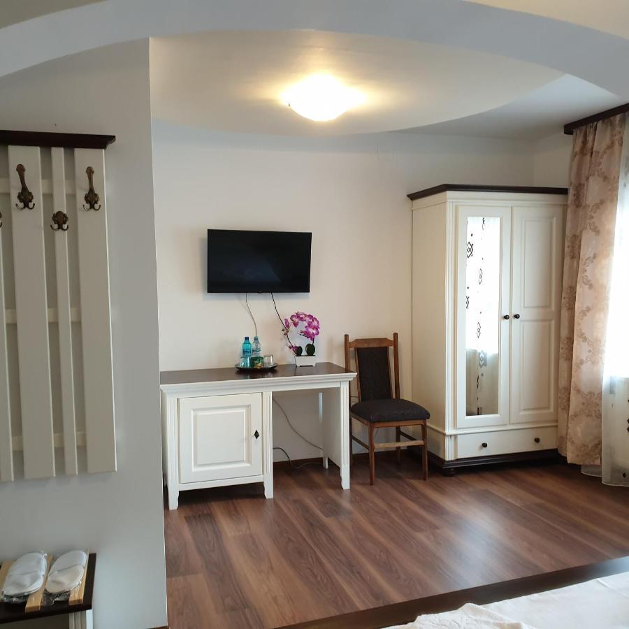 Casa Poenaru Hotel Campulung Moldovenesc Bagian luar foto