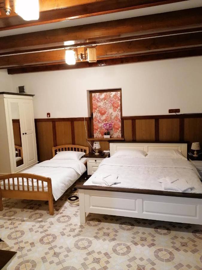 Casa Poenaru Hotel Campulung Moldovenesc Bagian luar foto